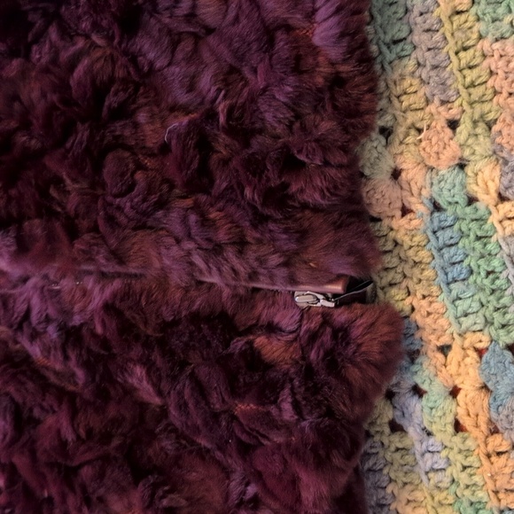 Belle Fare Rabbit Fur Vest Burgundy size medium - Picture 10 of 10